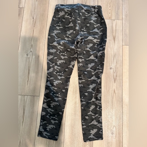 Banana Republic Camouflage Skinny Pants - Picture 7 of 7